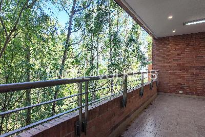 Apartamento de 4 alcobas en arriendo en Los Balsos, Medellín, 246 m² · foto 3 de 20