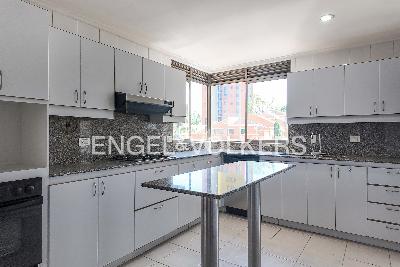 Apartamento de 4 alcobas en arriendo en Los Balsos, Medellín, 246 m² · foto 8 de 20