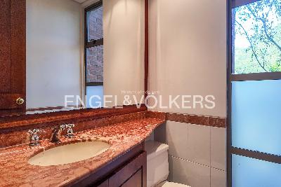 Apartamento de 4 alcobas en arriendo en Los Balsos, Medellín, 246 m² · foto 9 de 20