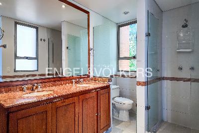 Apartamento de 4 alcobas en arriendo en Los Balsos, Medellín, 246 m² · foto 12 de 20