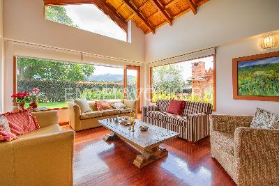 Casa de 4 alcobas en venta en Guaymaral, Chía, 392 m² · foto 2 de 18
