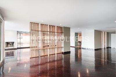 Apartamento de 3 alcobas en venta en Los Rosales, Bogotá, 283 m² · foto 2 de 19