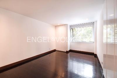 Apartamento de 3 alcobas en venta en Los Rosales, Bogotá, 283 m² · foto 15 de 19
