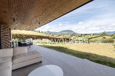 Casa de 3 alcobas en venta en El Yarumo, Medellín, 374 m² · foto 5 de 20