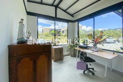 Casa de 3 alcobas en venta en Alto Del Escobero, Medellín, 260 m² · foto 15 de 20