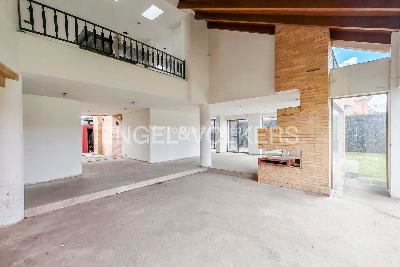 Casa de 3 alcobas en venta en Cajica, Cajicá, 310 m² · foto 2 de 16