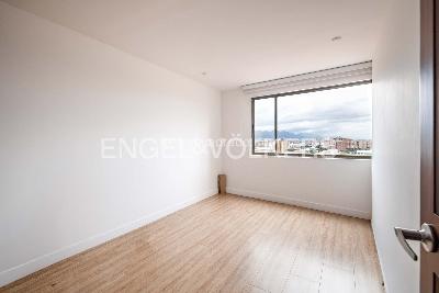 Apartamento de 5 alcobas en venta en Mazuren, Bogotá, 357 m² · foto 13 de 20