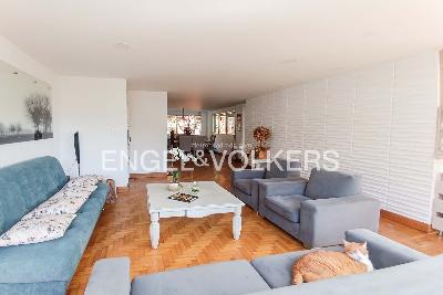 Apartamento de 3 alcobas en venta en El Tesoro, Medellín, 157 m² · foto 2 de 11