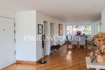 Apartamento de 3 alcobas en venta en El Tesoro, Medellín, 157 m² · foto 4 de 11