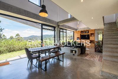 Casa de 3 alcobas en venta en Alto De Palmas, Medellín, 270 m² · foto 2 de 19