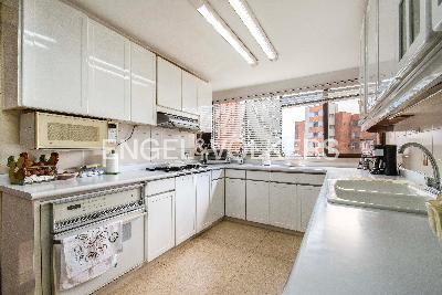 Apartamento de 4 alcobas en venta en Castropol, Medellín, 310 m² · foto 6 de 18