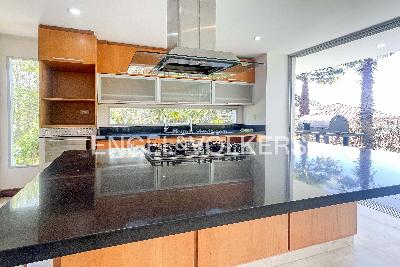 Casa de 4 alcobas en venta en Loma Del Escobero, Medellín, 480 m² · foto 3 de 20