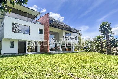 Casa de 4 alcobas en venta en Loma Del Escobero, Medellín, 480 m² · foto 4 de 20