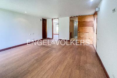 Casa de 4 alcobas en venta en Loma Del Escobero, Medellín, 480 m² · foto 6 de 20