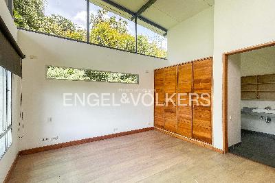 Casa de 4 alcobas en venta en Loma Del Escobero, Medellín, 480 m² · foto 16 de 20