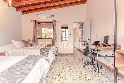 Casa de 5 alcobas en venta en Laureles, Medellín, 256 m² · foto 16 de 18
