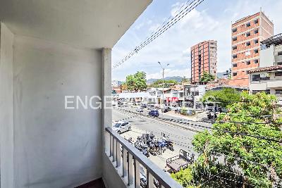 Apartamento de 3 alcobas en arriendo en Las Acacias, Medellín, 127 m² · foto 2 de 9