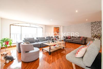 Apartamento de 4 alcobas en venta en Santa Barbara Central, Bogotá, 238 m² · foto 2 de 18