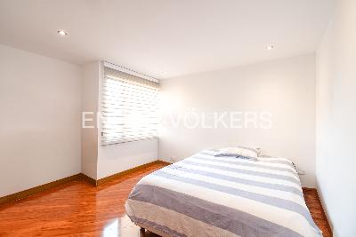 Apartamento de 4 alcobas en venta en Santa Barbara Central, Bogotá, 238 m² · foto 7 de 18
