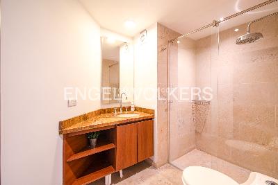 Apartamento de 4 alcobas en venta en Santa Barbara Central, Bogotá, 238 m² · foto 8 de 18