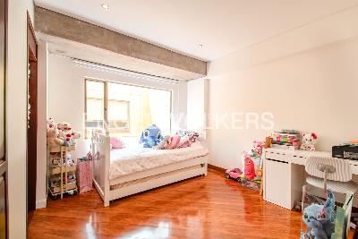 Apartamento de 4 alcobas en venta en Santa Barbara Central, Bogotá, 238 m² · foto 9 de 18