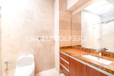 Apartamento de 4 alcobas en venta en Santa Barbara Central, Bogotá, 238 m² · foto 14 de 18