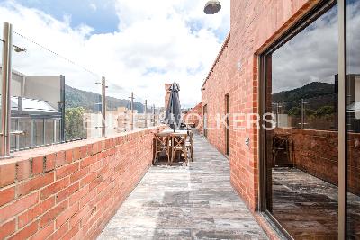 Apartamento de 4 alcobas en venta en Santa Barbara Central, Bogotá, 238 m² · foto 17 de 18