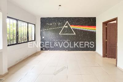 Casa de 5 alcobas en venta en El Poblado, Medellín, 280 m² · foto 3 de 8