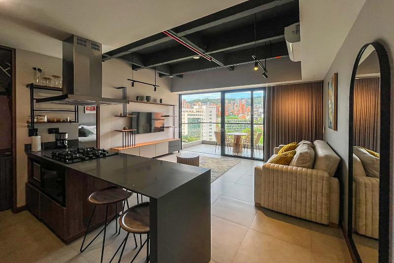 Piso – Medellin, Patio Bonito, El Poblado - Vista 2