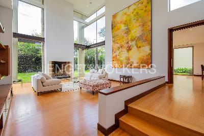 Casa de 5 alcobas en venta en Guaymaral, Chía, 700 m² · foto 2 de 20