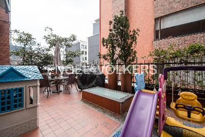 Apartamento de 3 alcobas en venta en Chico Virrey, Bogotá, 169 m² · foto 15 de 17