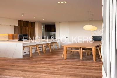 Casa de 3 alcobas en venta en Loma Del Escobero, Medellín, 270 m² · foto 4 de 9