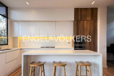 Casa de 3 alcobas en venta en Loma Del Escobero, Medellín, 270 m² · foto 5 de 9