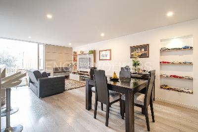 Apartamento de 2 alcobas en venta en Chico Navarra, Bogotá, 99 m² · foto 2 de 15
