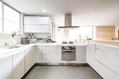 Apartamento de 2 alcobas en venta en Chico Navarra, Bogotá, 99 m² · foto 7 de 15