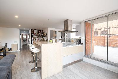 Apartamento de 2 alcobas en venta en Chico Navarra, Bogotá, 99 m² · foto 8 de 15