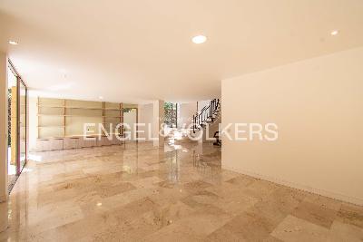 Casa de 4 alcobas en venta en Loma Del Chocho, Medellín, 404 m² · foto 3 de 20