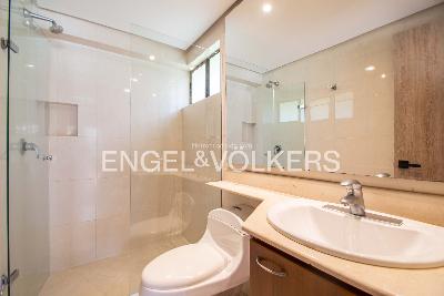 Casa de 4 alcobas en venta en Loma Del Chocho, Medellín, 404 m² · foto 15 de 20