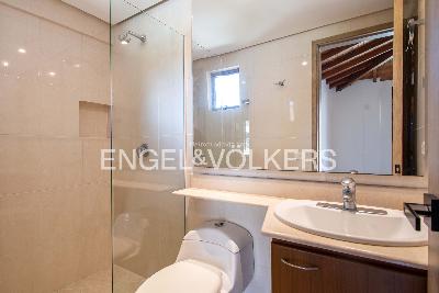 Casa de 4 alcobas en venta en Loma Del Chocho, Medellín, 404 m² · foto 19 de 20