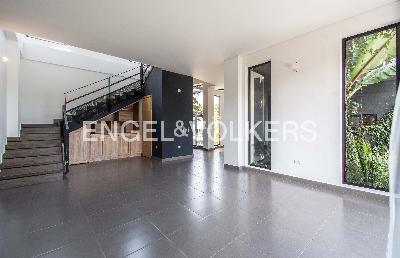 Casa de 4 alcobas en arriendo en Fizebad, Medellín, 405 m² · foto 2 de 20