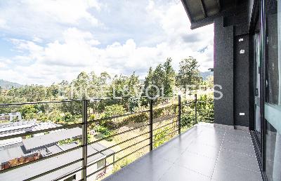 Casa de 4 alcobas en arriendo en Fizebad, Medellín, 405 m² · foto 12 de 20
