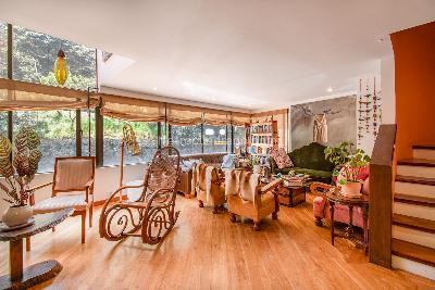 Apartamento de 3 alcobas en arriendo en Los Rosales, Bogotá, 144 m² · foto 2 de 13