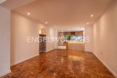 Apartamento de 3 alcobas en venta en Los Rosales, Bogotá, 207 m² · foto 3 de 17