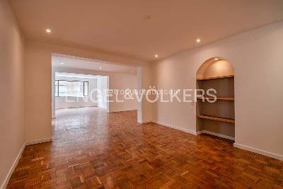 Apartamento de 3 alcobas en venta en Los Rosales, Bogotá, 207 m² · foto 4 de 17