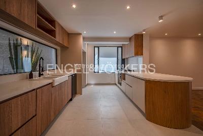 Apartamento de 3 alcobas en venta en Los Rosales, Bogotá, 207 m² · foto 6 de 17