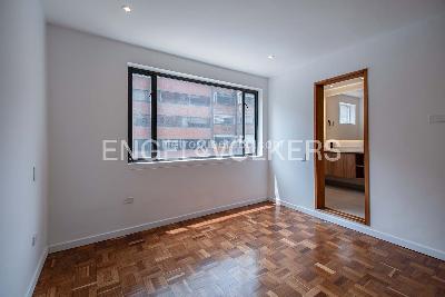 Apartamento de 3 alcobas en venta en Los Rosales, Bogotá, 207 m² · foto 12 de 17