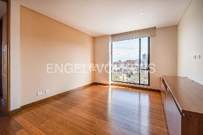 Apartamento de 2 alcobas en venta en El Virrey, Bogotá, 265 m² · foto 14 de 18
