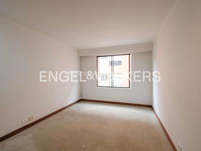 Apartamento de 3 alcobas en arriendo en Los Rosales, Bogotá, 239 m² · foto 13 de 16