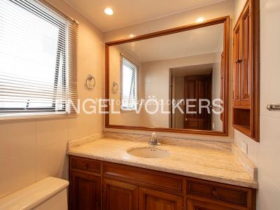 Apartamento de 3 alcobas en arriendo en Los Rosales, Bogotá, 239 m² · foto 14 de 16