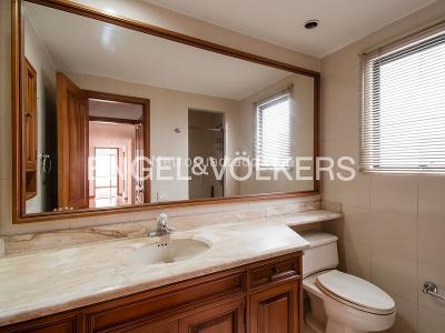 Apartamento de 3 alcobas en arriendo en Los Rosales, Bogotá, 239 m² · foto 16 de 16